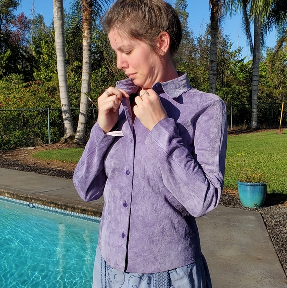 Express World Brand 100% Genuine Leather button up blouse, sz M-7/8 (Faded Now!) - Picture 5 of 17